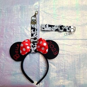 Wristlet, Disney ear holder